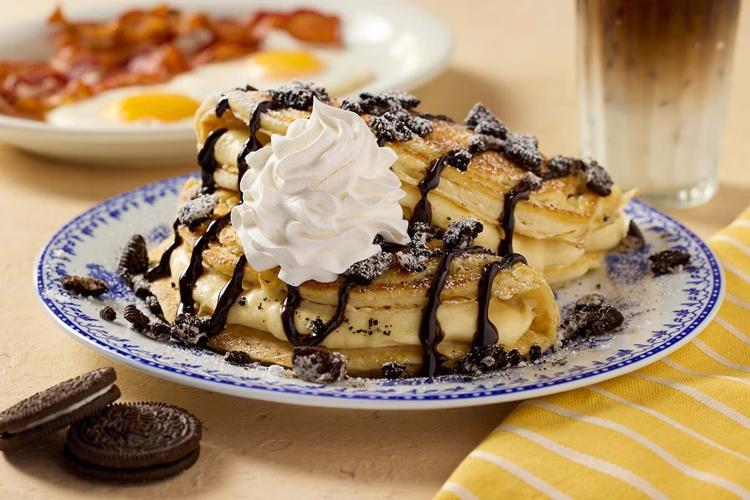 Oreo Stuffed Cheesecake Pancakes